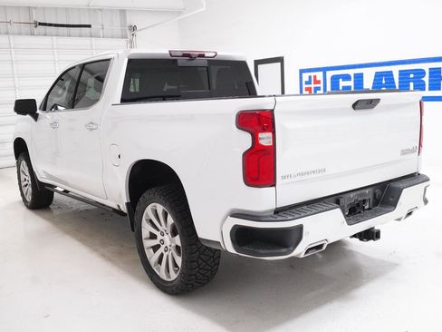 Used 2020 Chevrolet Silverado 1500 High Country w/ Technology Package AWD/4WD image 7