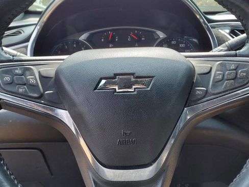 Used 2017 Chevrolet Malibu LT image 24