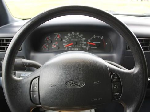 Used 2001 Ford F550 2WD Regular Cab Super Duty image 25