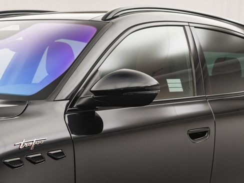 New 2025 Maserati Grecale Trofeo image 11