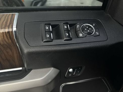 Used 2018 Ford F150 Lariat w/ Equipment Group 502A Luxury AWD/4WD image 24