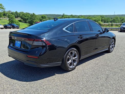 Used 2023 Honda Accord EX image 7