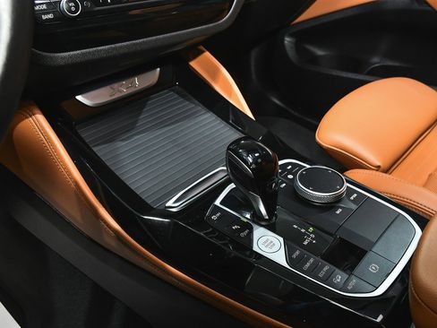 Used 2025 BMW X4 xDrive30i image 48