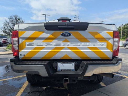 Used 2022 Ford F250 XL w/ Power Equipment Group AWD/4WD image 4