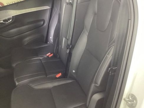 Used 2024 Volvo XC90 B6 Ultimate w/ Protection Package Premier image 11