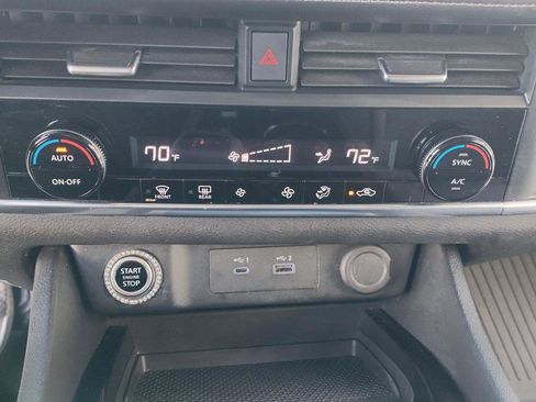 Used 2023 Nissan Rogue SV image 27