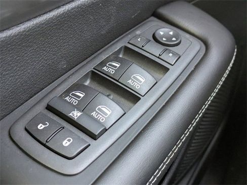 New 2026 Chrysler Pacifica Select image 25