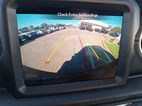 Used 2023 Jeep Wrangler Sahara w/ Cold Weather Group image 27