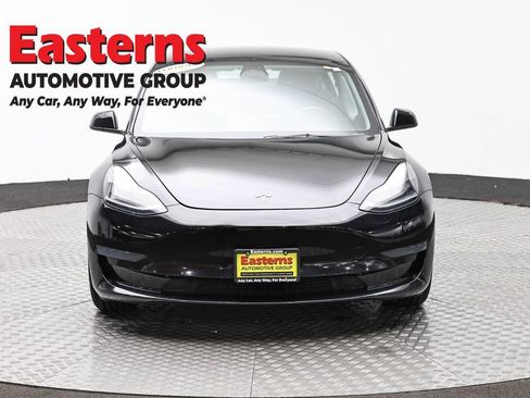 Used 2023 Tesla Model 3 Standard Range image 2