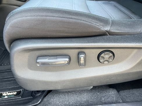 Used 2020 Honda CR-V EX image 11