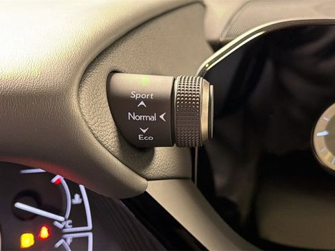 Certified 2025 Lexus ES 350 w/ Premium Package image 30