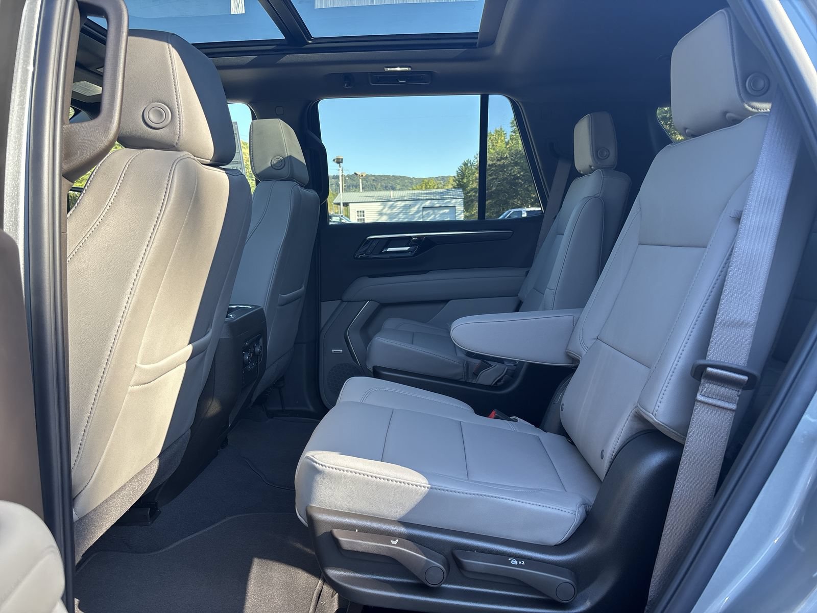 New 2027 Chevrolet Tahoe Z71 w/ Comfort Package AWD/4WD image 25