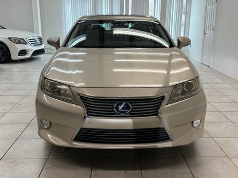 Used 2013 Lexus ES 300h image 2