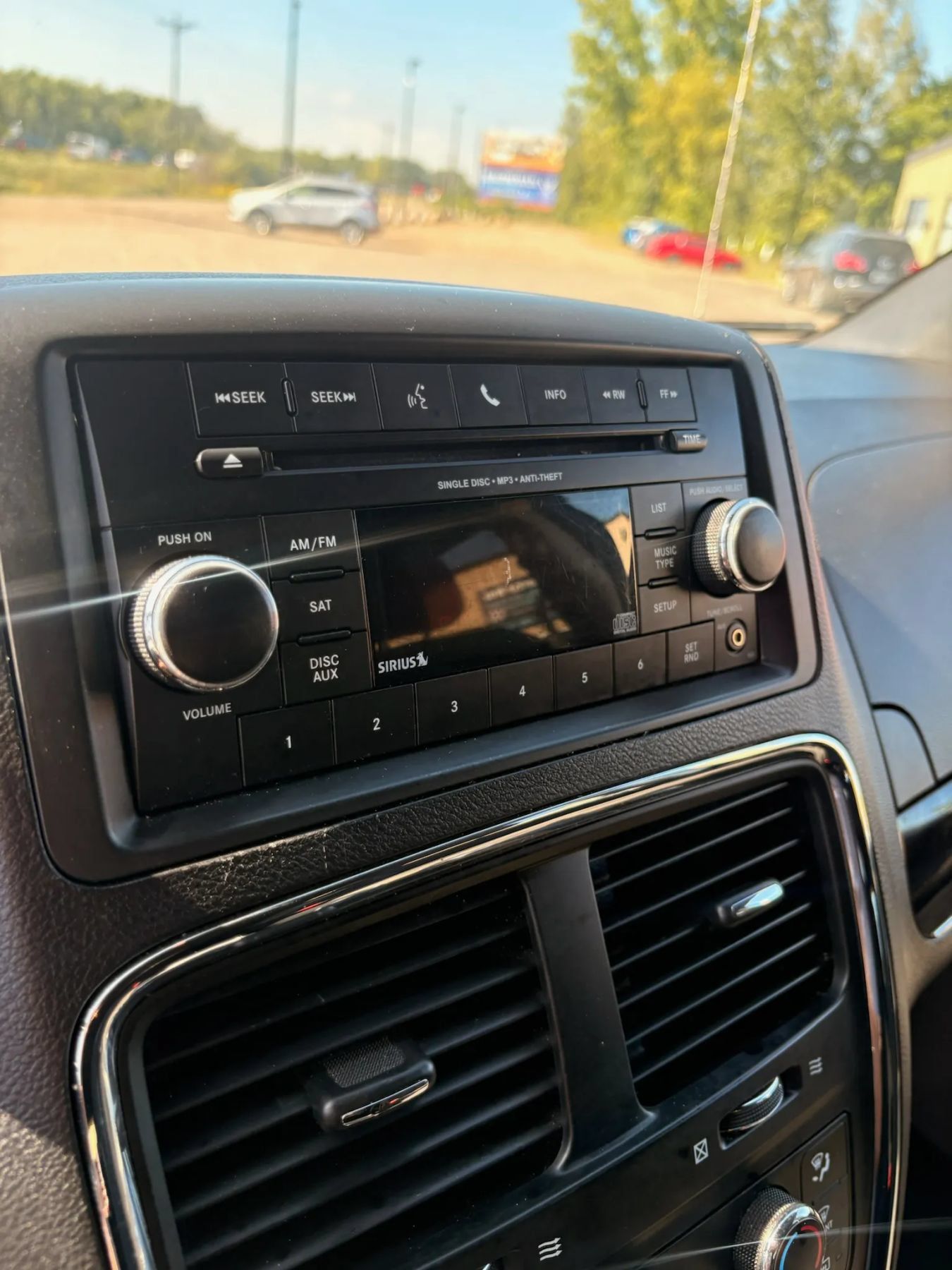 Used 2016 Dodge Grand Caravan SE FWD image 20
