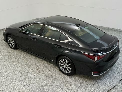 Used 2020 Lexus ES 300h w/ Premium Package FWD image 15