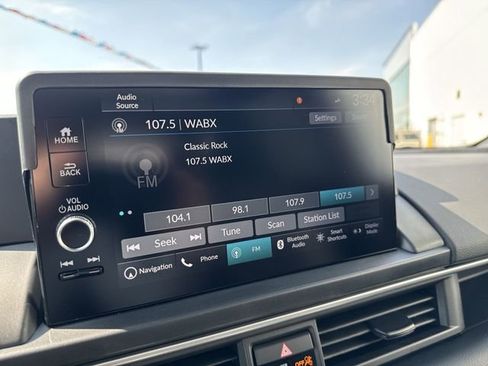 Used 2025 Honda Pilot Black Edition image 19