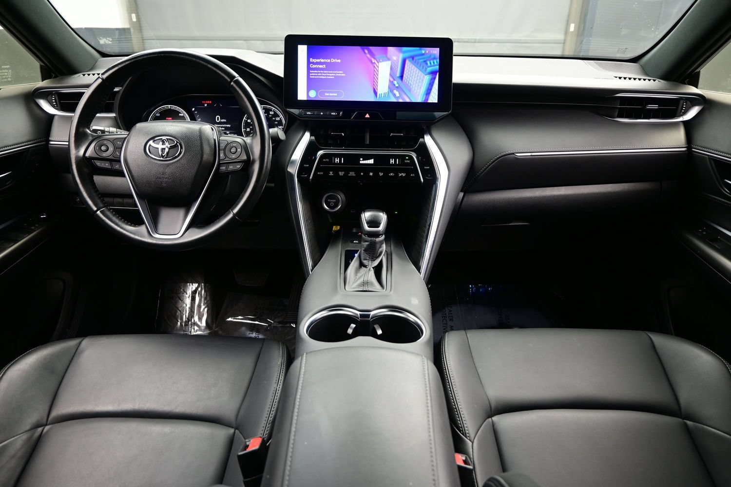 Used 2024 Toyota Venza XLE AWD/4WD image 17