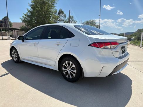 Used 2022 Toyota Corolla LE FWD image 6