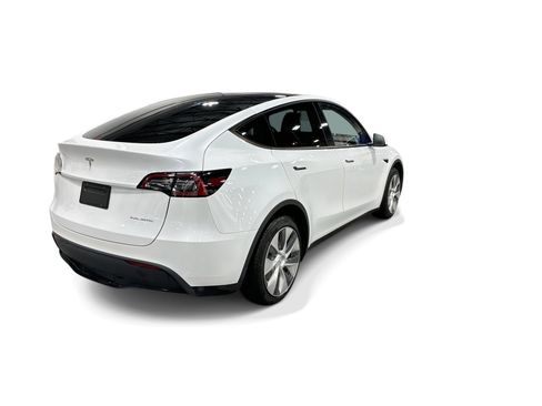 Certified 2023 Tesla Model Y Long Range AWD/4WD image 6