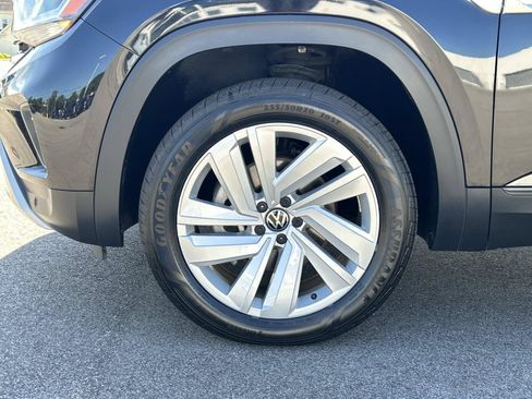Used 2023 Volkswagen Atlas Cross Sport SE w/ Panoramic Sunroof Package AWD/4WD image 9