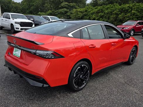 New 2026 Nissan Sentra SR FWD image 10