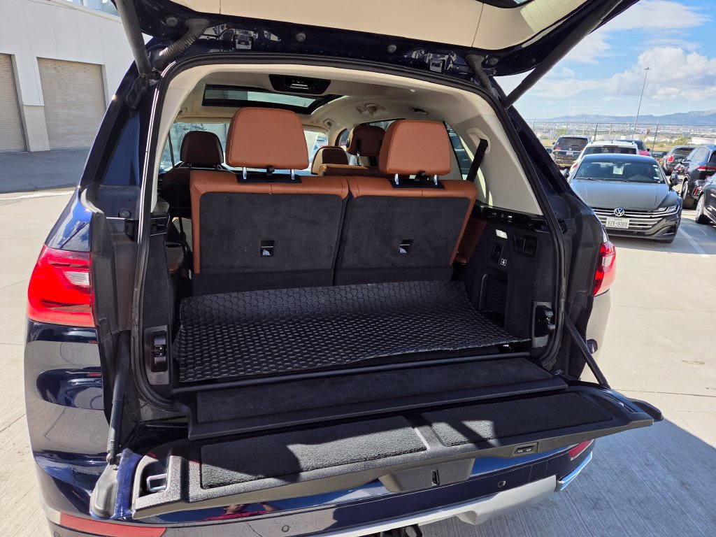Used 2022 BMW X7 xDrive40i w/ Executive Package AWD/4WD image 11