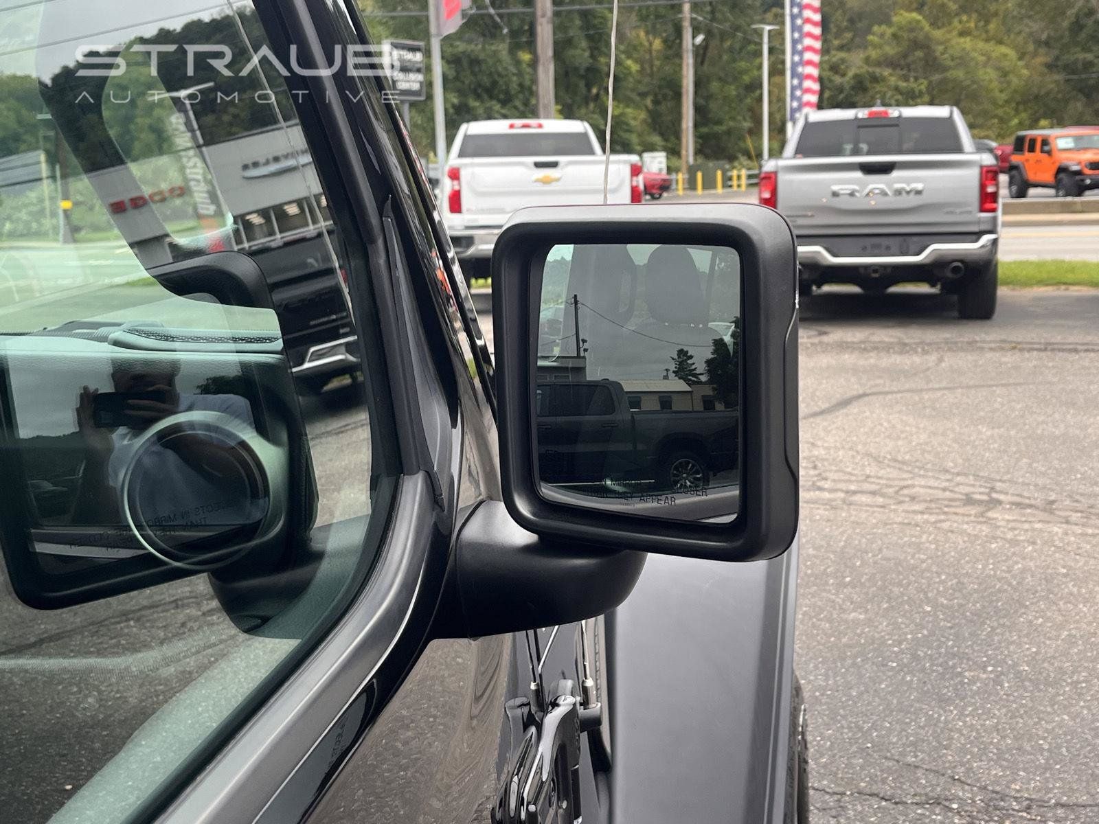 Used 2020 Jeep Gladiator Sport w/ Quick Order Package 24S AWD/4WD image 13
