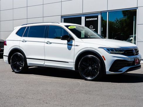Used 2022 Volkswagen Tiguan SE R-Line FWD image 1