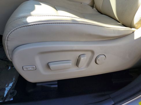 Used 2016 Toyota Highlander Limited Platinum image 19