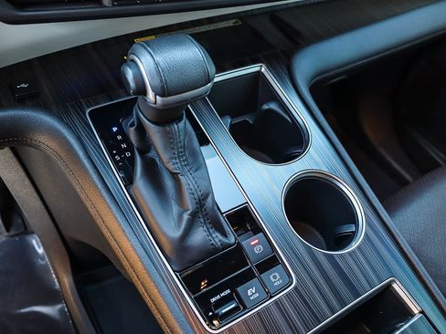 Used 2022 Toyota Sienna Platinum image 27