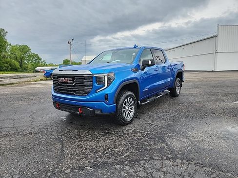 Used 2023 GMC Sierra 1500 AT4 w/ Technology Package AWD/4WD image 10
