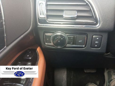 Used 2020 Lincoln Navigator Reserve image 31