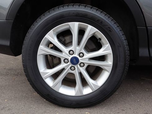 Used 2017 Ford Escape SE image 43