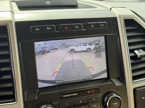 Used 2020 Ford F250 Lariat w/ Lariat Value Package image 21