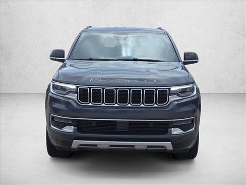 Used 2024 Jeep Wagoneer L Series II w/ Flexible Seating Group RWD image 2