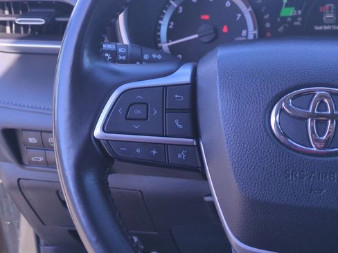 Used 2023 Toyota Highlander XLE image 20