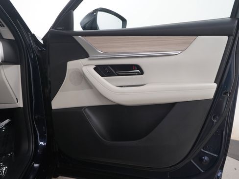 Certified 2024 MAZDA CX-90 Plug-In Hybrid w/ Premium Plus AWD/4WD image 9