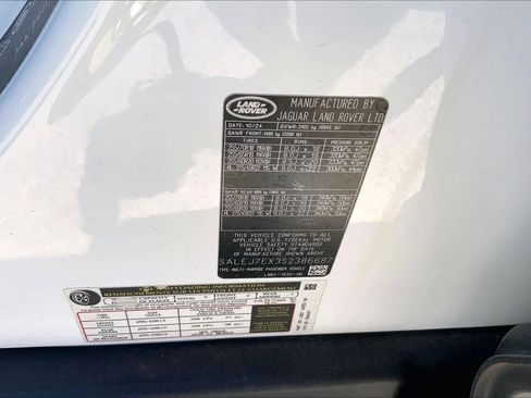 Used 2025 Land Rover Defender 110 S AWD/4WD image 33