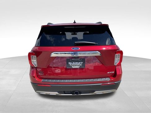 Used 2023 Ford Explorer XLT w/ Equipment Group 202A AWD/4WD image 32
