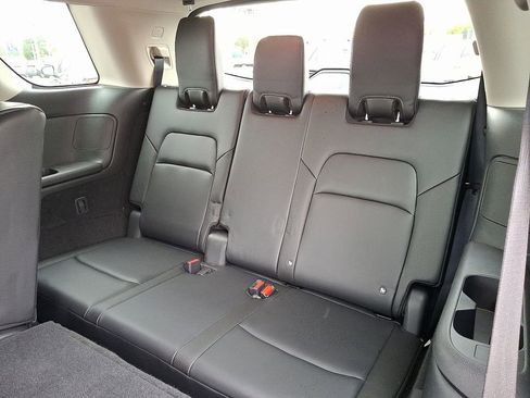 Used 2023 Nissan Pathfinder SL w/ Black Appearance Package image 14