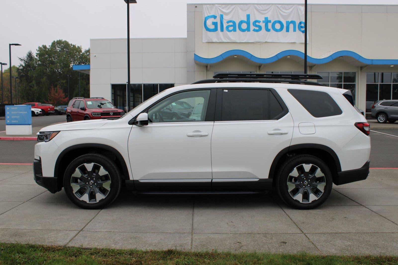 New 2026 Honda Pilot Touring image 2