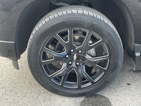 Used 2024 Chevrolet Silverado 1500 High Country w/ Technology Package image 11