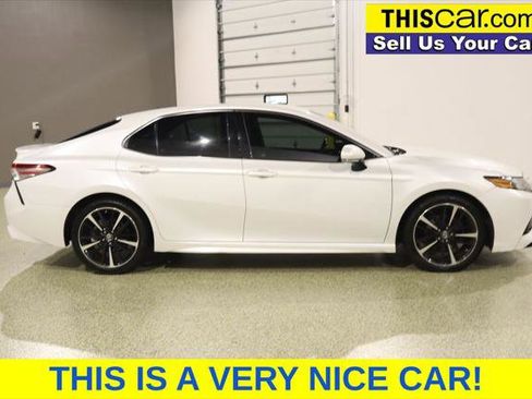 Used 2018 Toyota Camry XSE FWD image 9
