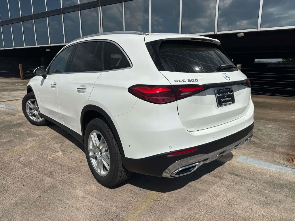 Used 2026 Mercedes-Benz GLC 300 image 3