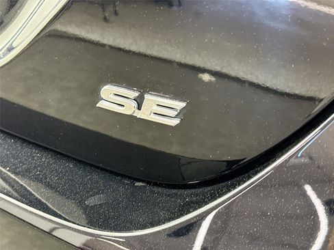 Certified 2021 Toyota Camry SE image 23