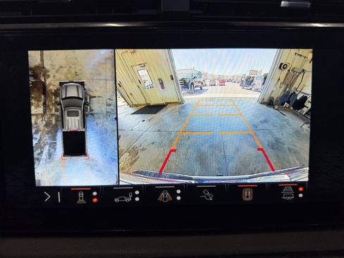 Used 2024 GMC Sierra 1500 AT4 w/ Technology Package image 19