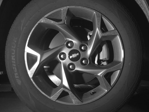Used 2025 Chevrolet Trax LT FWD image 13