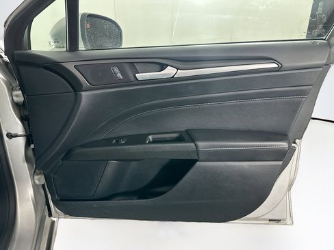 Used 2019 Ford Fusion Titanium image 32