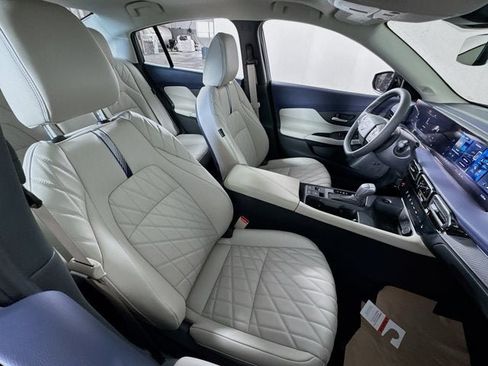 New 2026 Nissan Sentra SL w/ Floor Mat Package FWD image 25