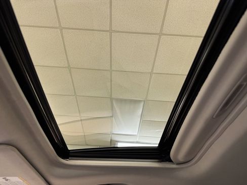 Used 2024 Toyota Sienna XLE image 42